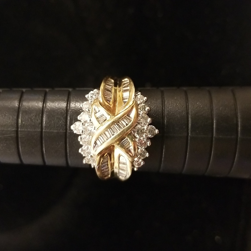 Elegant Gold and Silver Women's Ring